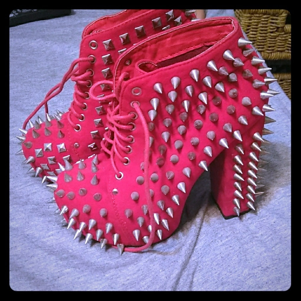 Cleopatra, brand, spiked platforms heels, size 6.5